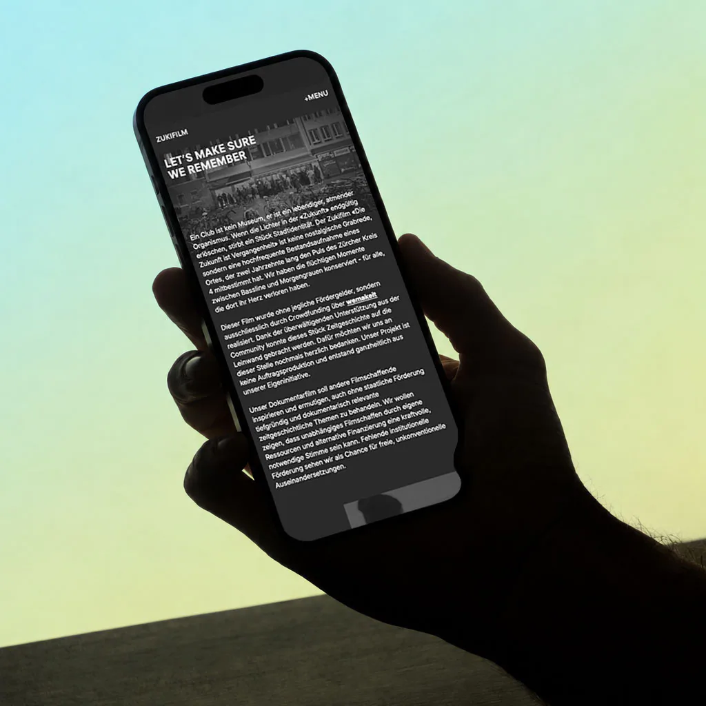 Abbildung: ZUKIFILM-Webseite auf einem Smartphone.